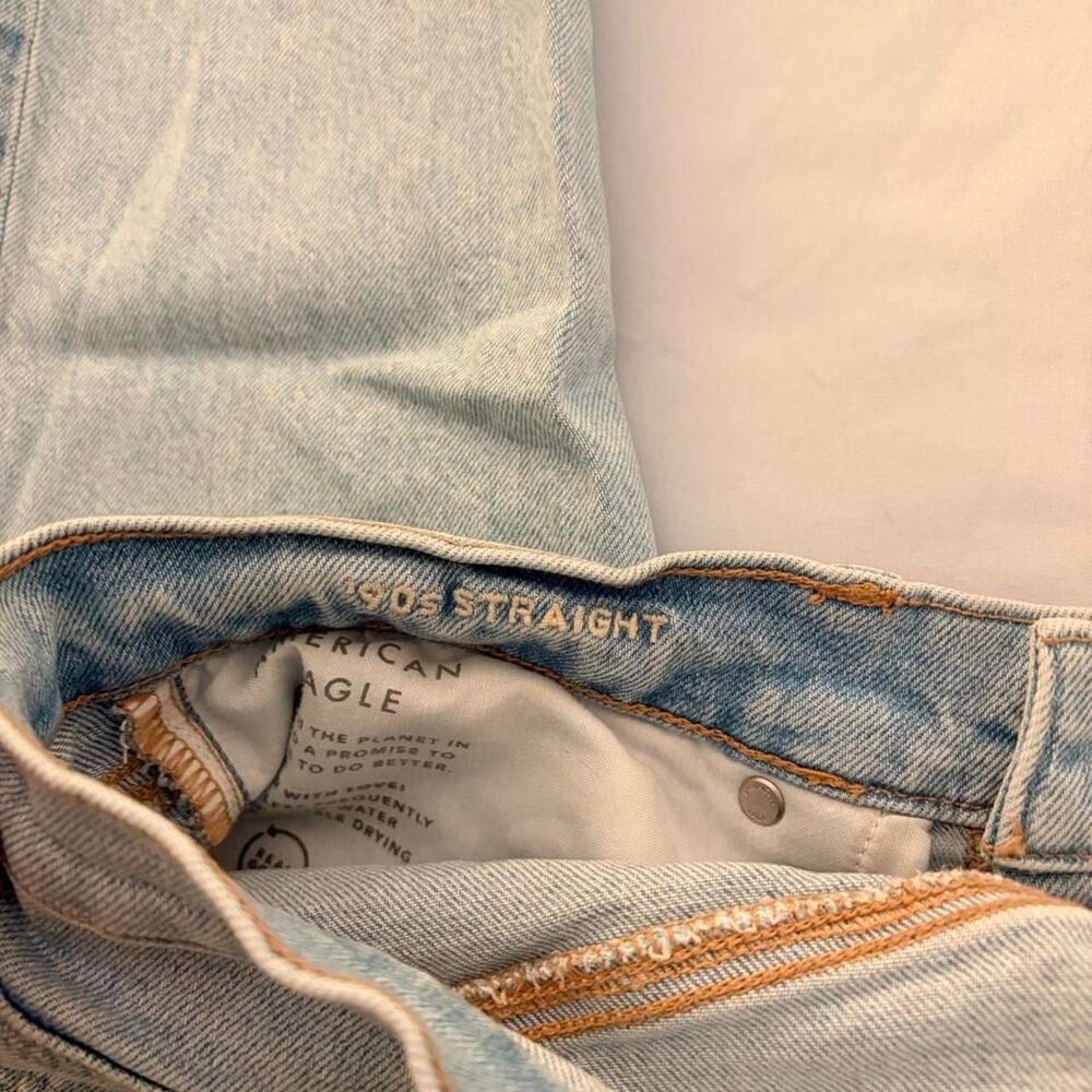 American Eagle Women's Distressed Jeans straight leg - Picture 5 of 6